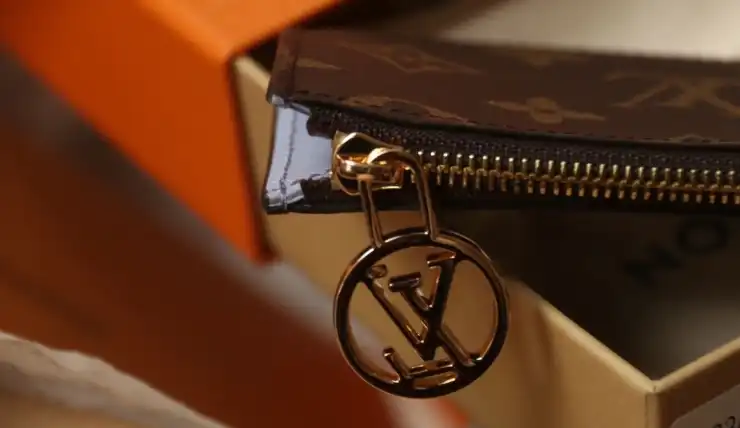 LV Wallets 4206A-4736