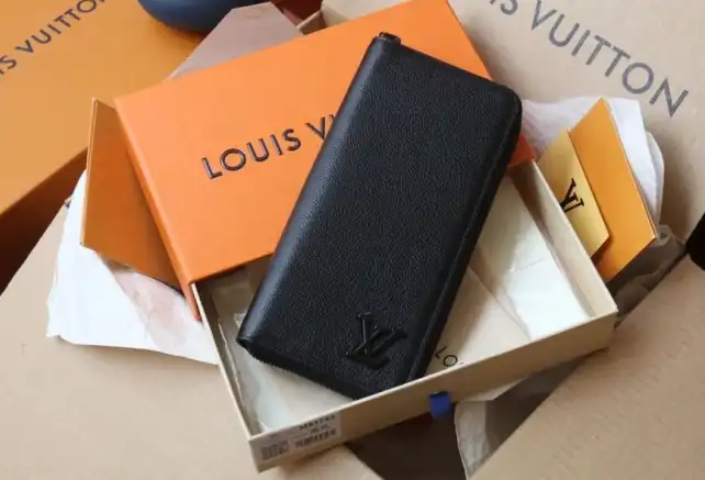 LV Wallets 4206A-6239