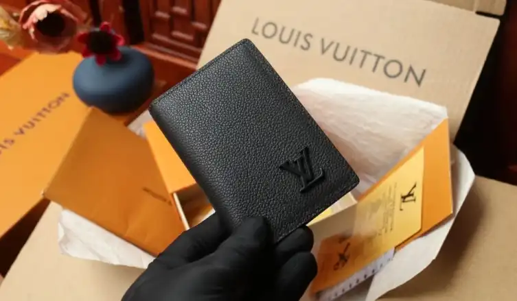 LV Wallets 4206A-6242