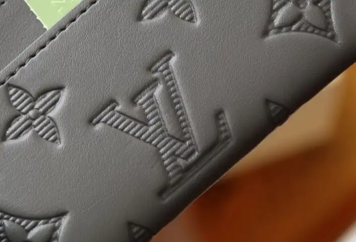 LV Wallets 4206A-6247
