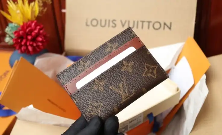 LV Wallets 4206A-6252