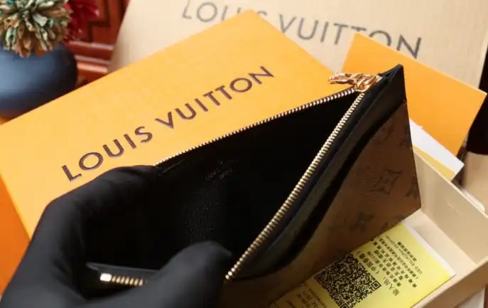 LV Wallets 4206A-6253