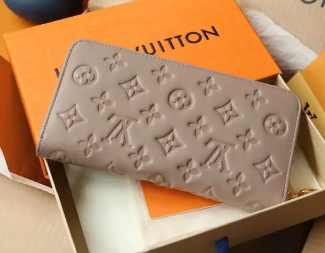 LV Wallets 4206A-6255