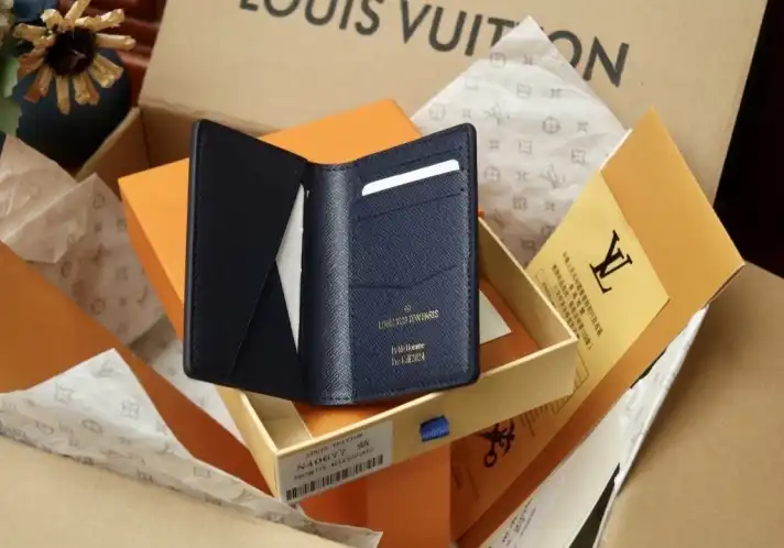 LV Wallets 4206A-6261