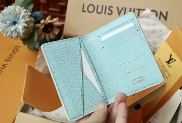 LV Wallets 4206A-6262