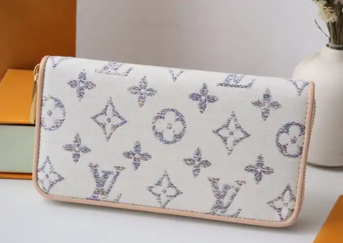 LV Wallets 4206A-6271