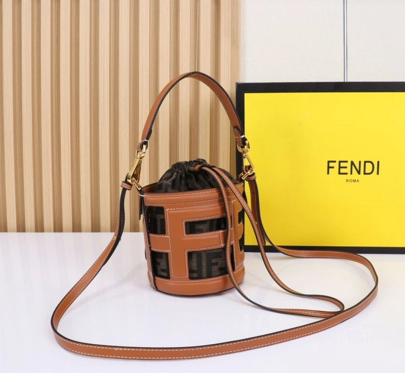 F**di bucket bags 4220-0039