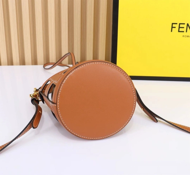 F**di bucket bags 4220-0039
