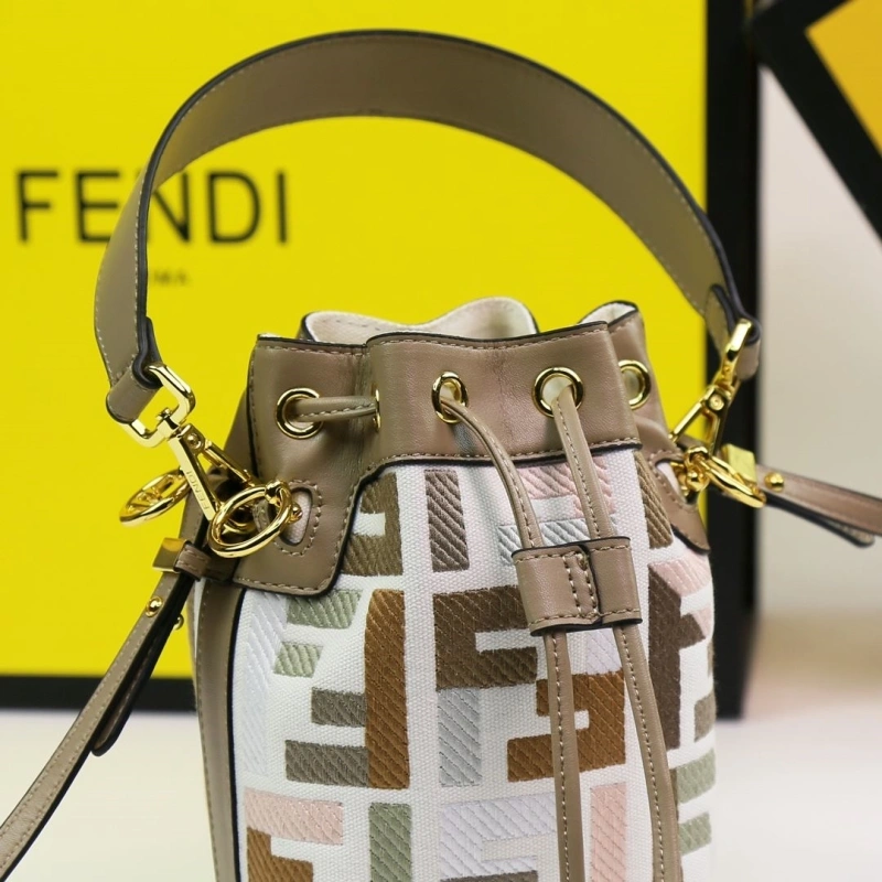 F**di bucket bags 4220a-0320