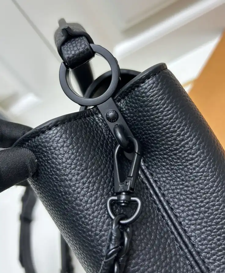 LV Capucines Bags 4224-1383