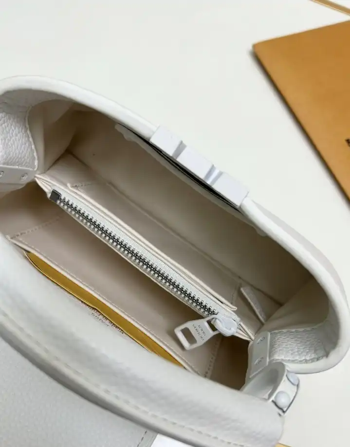 LV Capucines Bags 4224-1384