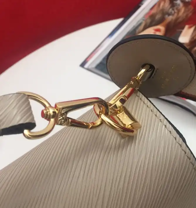 LV Top Handle Bags 4224-1530