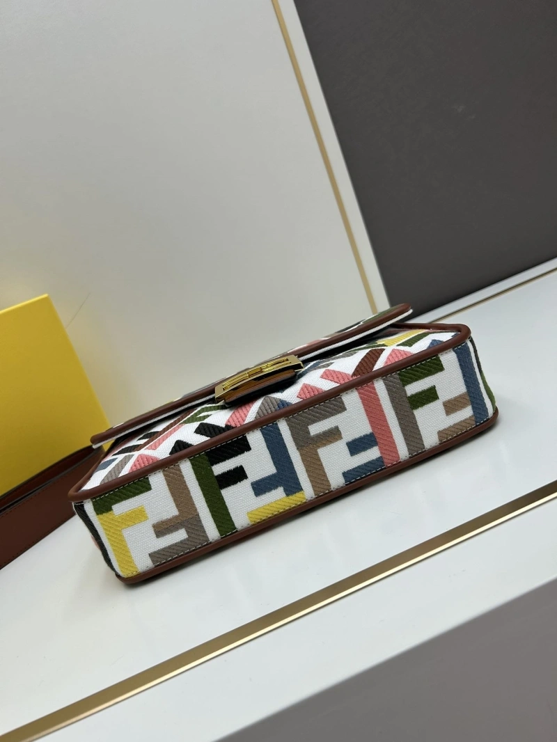 F**di baguette bags 4224-1721