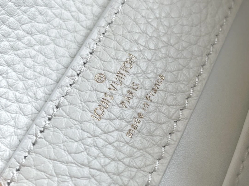 LV Capucines Bags 4233A-1240