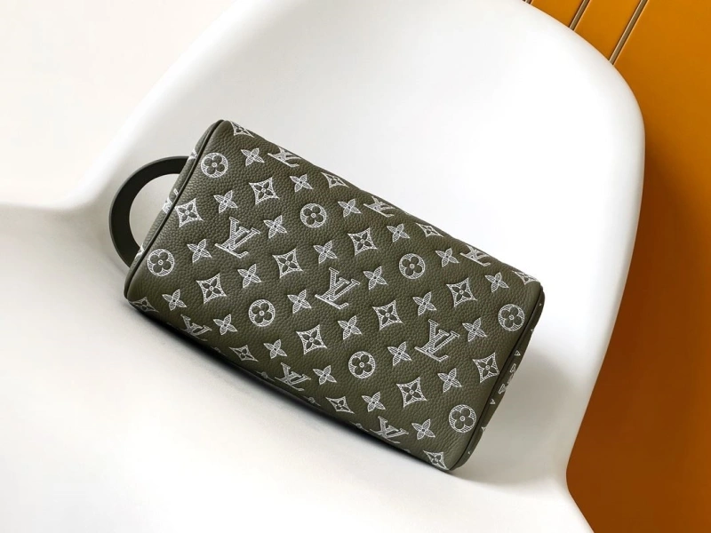 LV Cosmetic Bags 4233A-1529