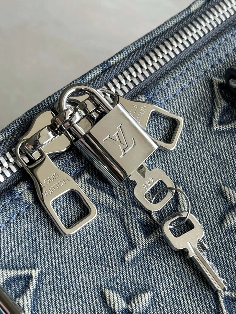 LV Travel Bags 4233A-1726