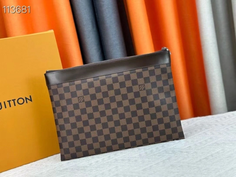 LV Clutch Bags 4233A-2020