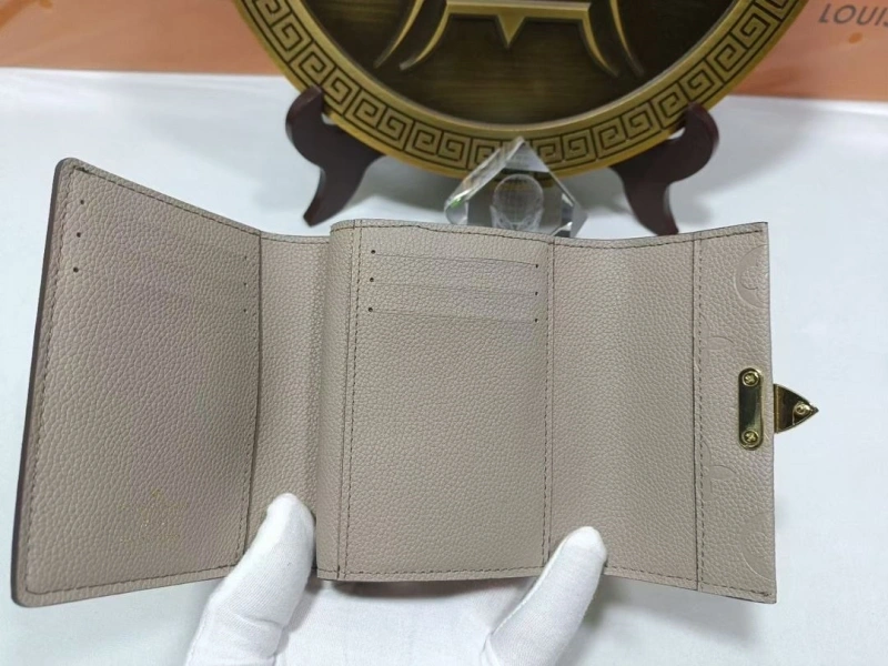LV Wallets 4233A-2035