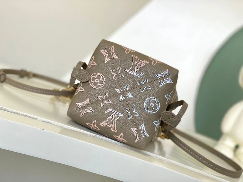LV Bucket Bags 4233D-0005
