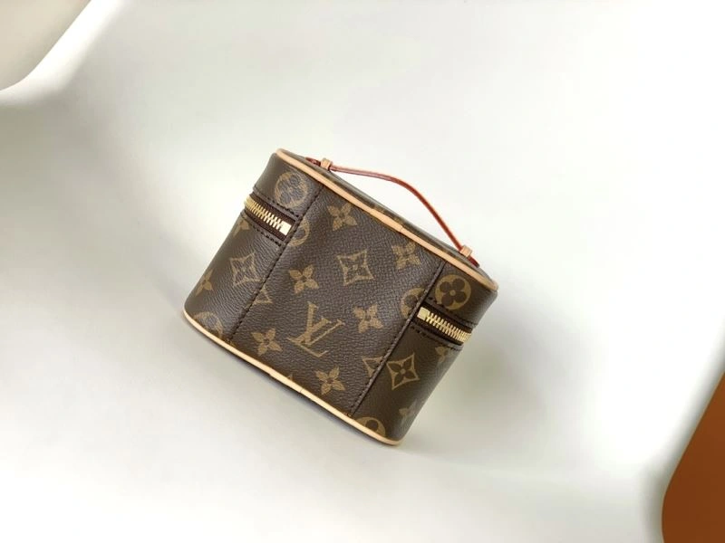 LV Cosmetic Bags 4233F-0104