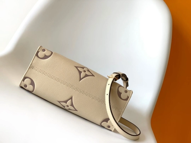 LV Shopping Bags 4233G-0084