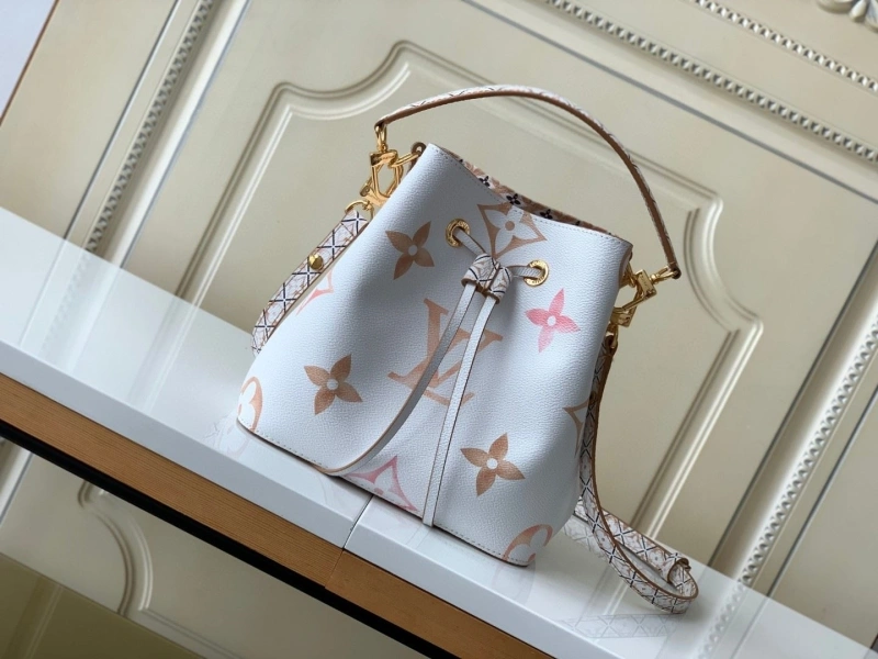 LV Bucket Bags 4233G-0122