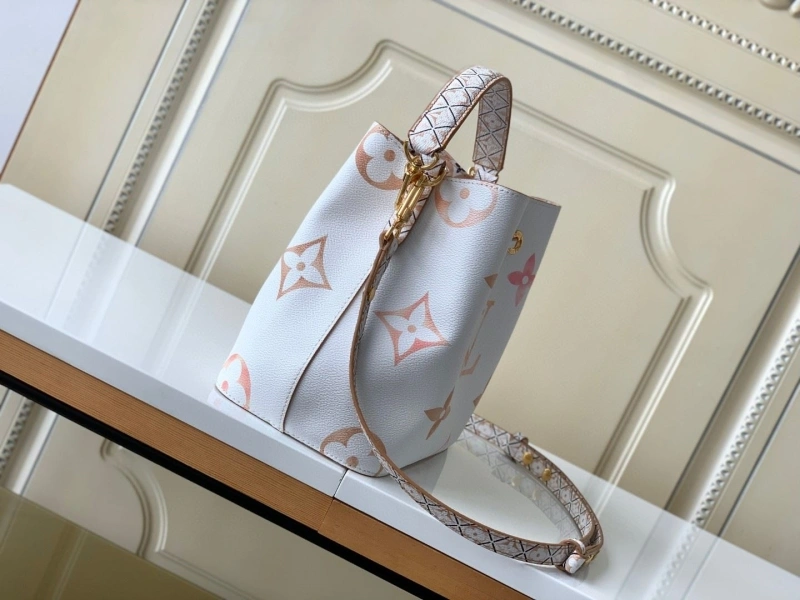 LV Bucket Bags 4233G-0122