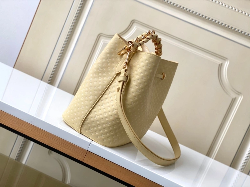 LV Bucket Bags 4233G-0142