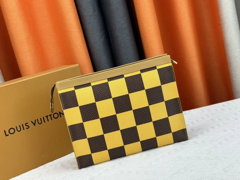 LV Wallets 4233G-0390