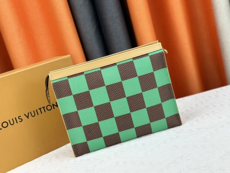 LV Wallets 4233G-0391