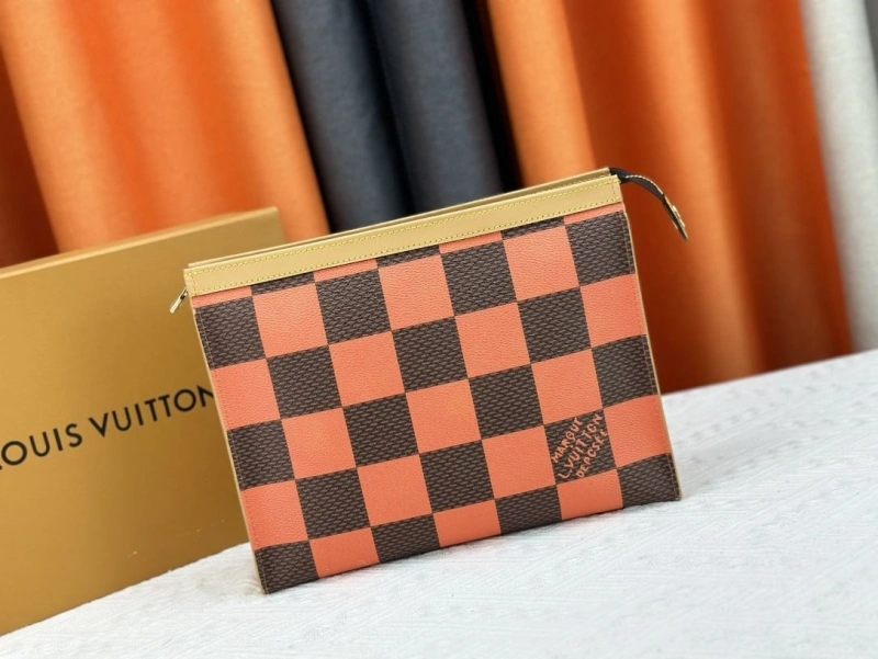 LV Wallets 4233G-0392