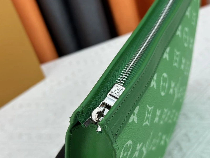 LV Wallets 4233G-0396