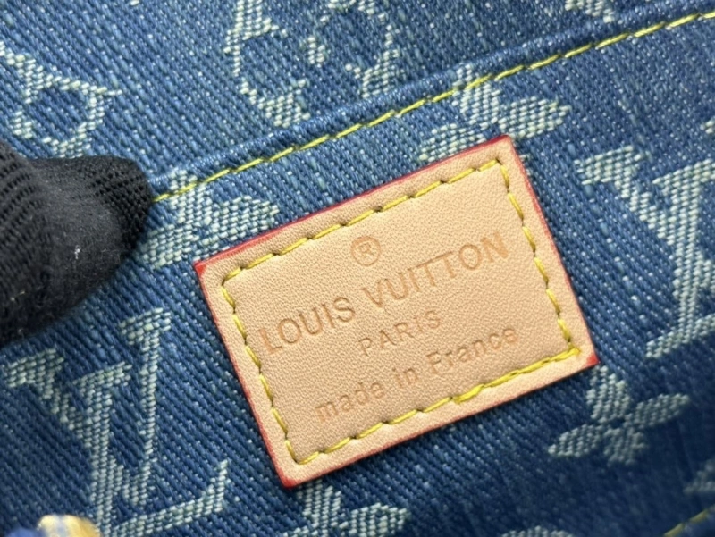 LV Wallets 4233G-0398