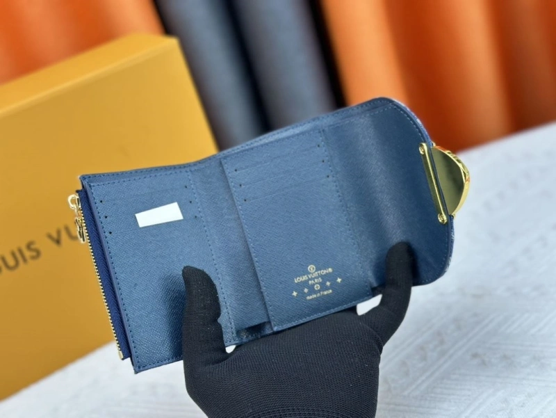LV Wallets 4233G-0418