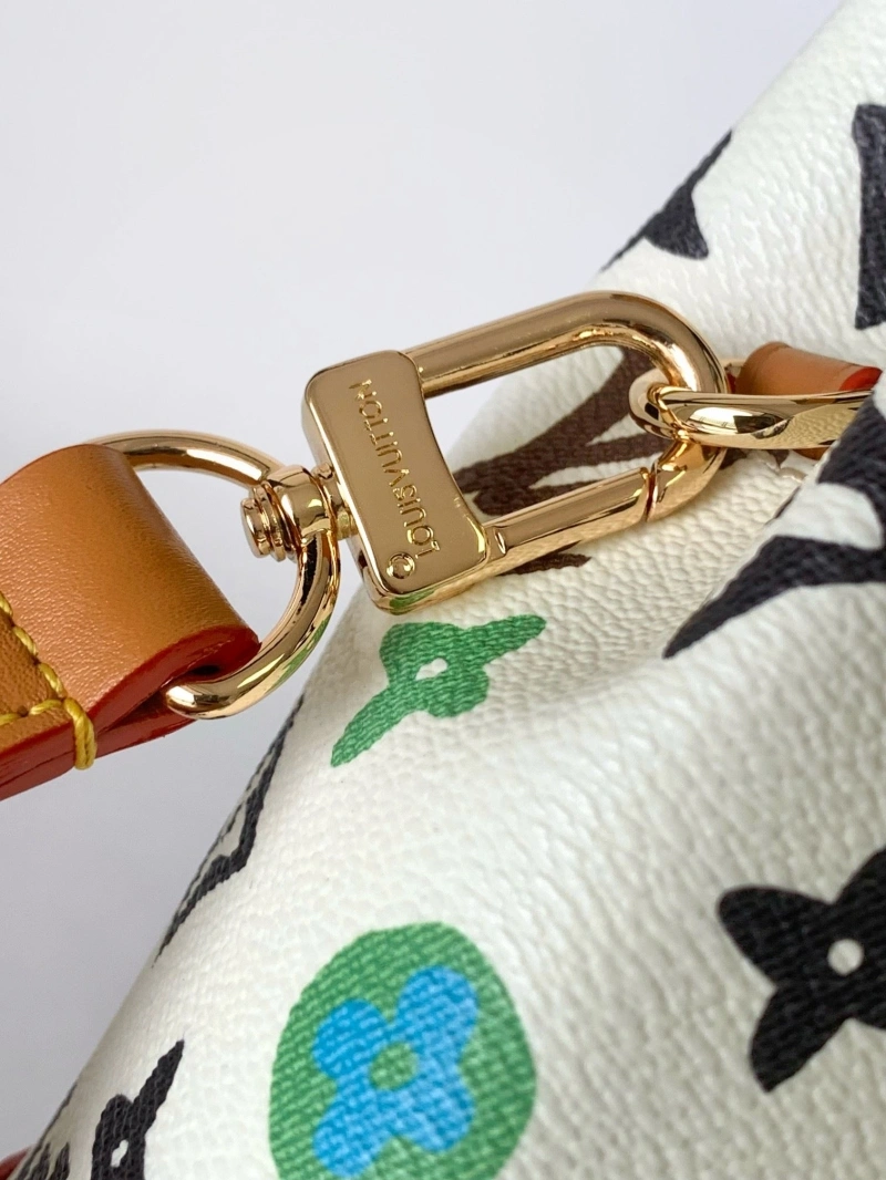 LV Backpacks 4233G-0590