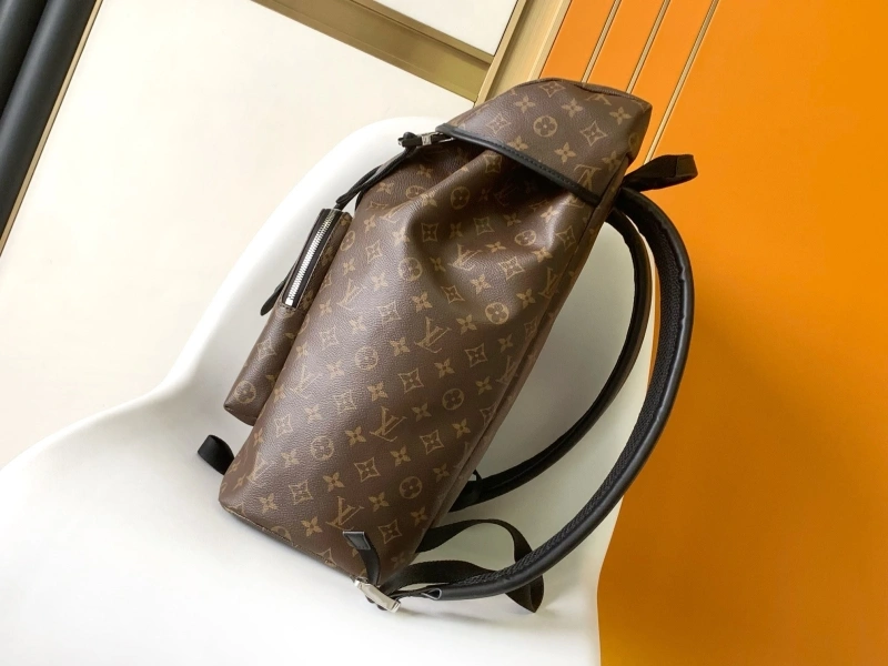 LV Backpacks 4233G-0592