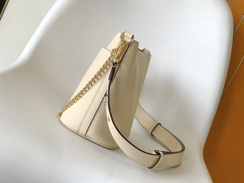 LV Shopping Bags 4233H-0030