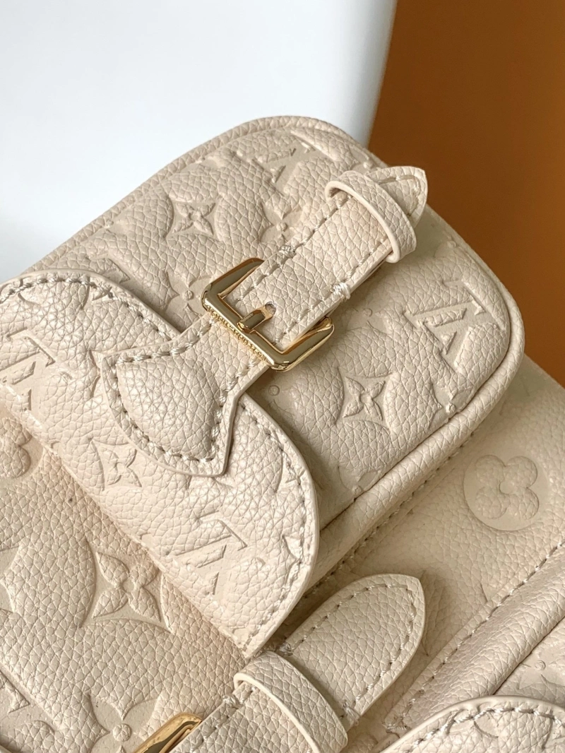 LV Backpacks 4233H-0165