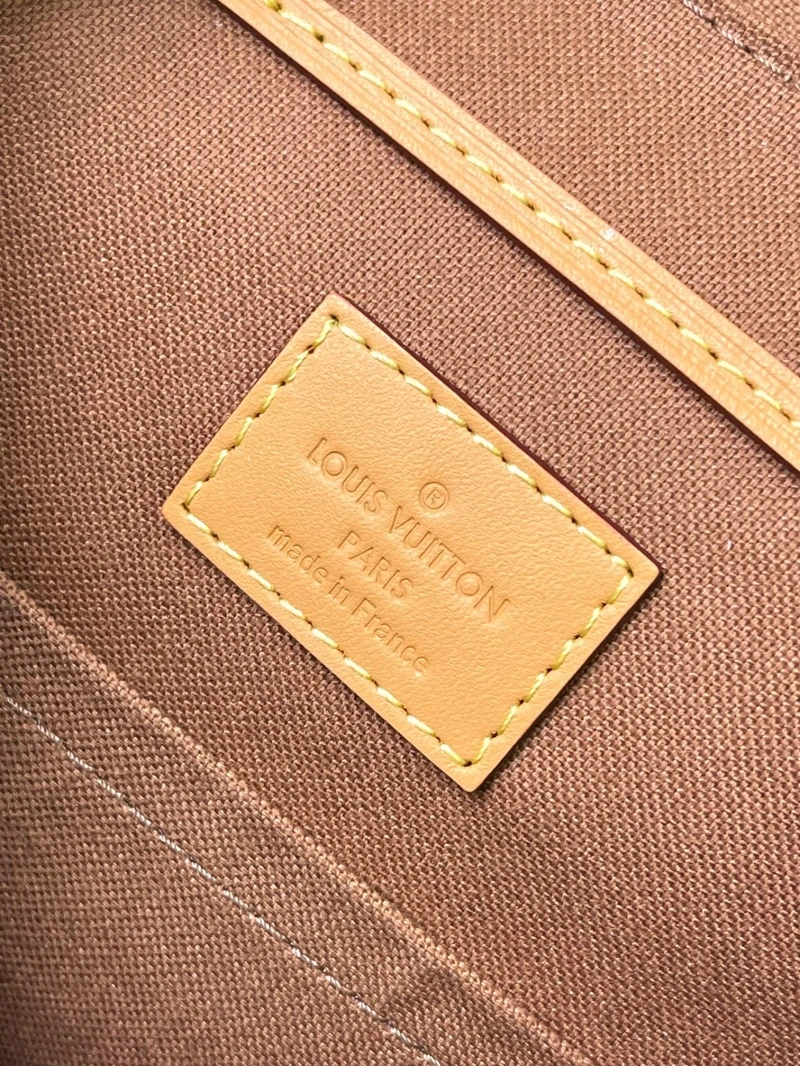 LV Backpacks 4233H-0252