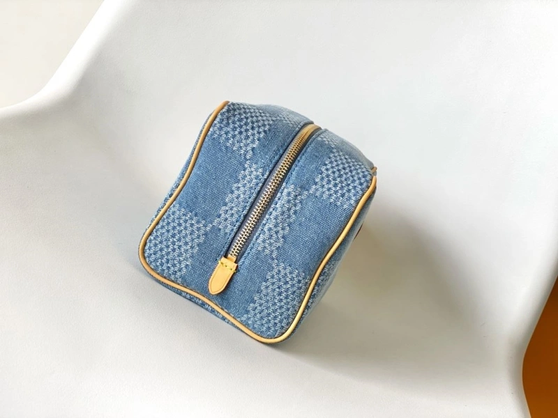 LV Cosmetic Bags 4233H-0288