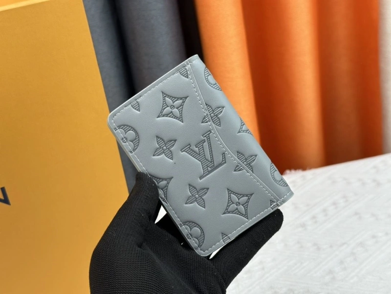 LV Wallets 4233H-0348
