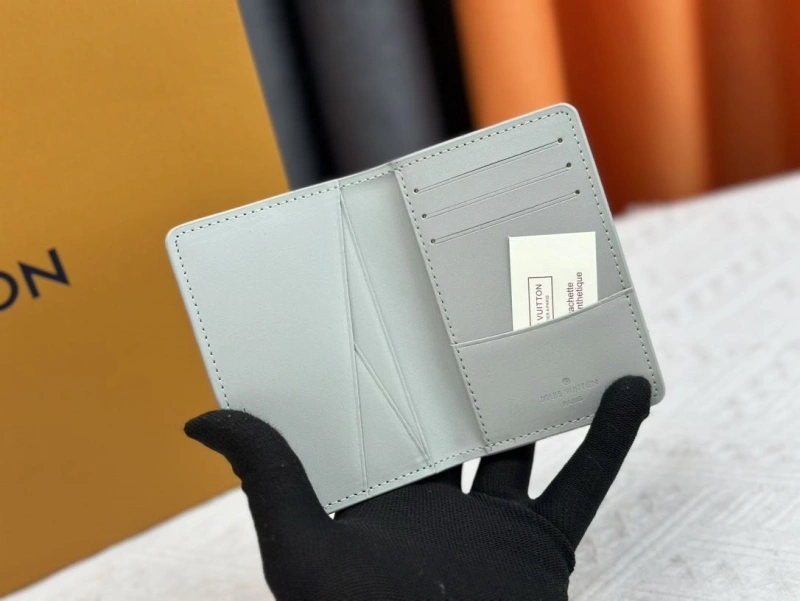 LV Wallets 4233H-0348