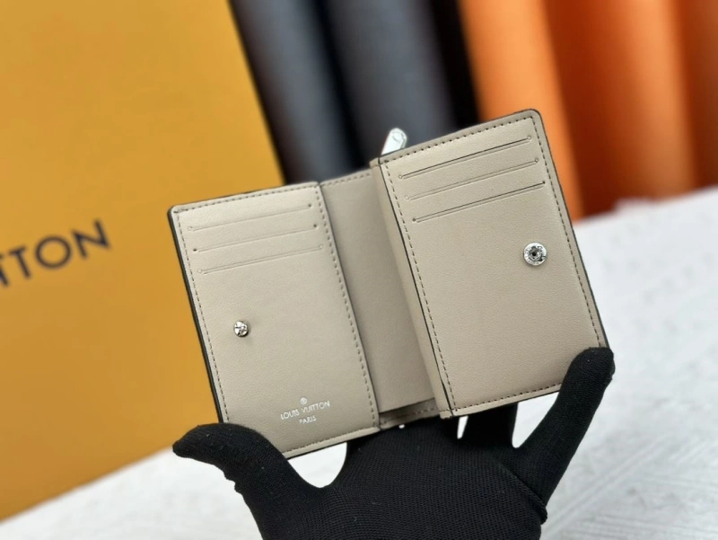 LV Wallets 4233H-0399