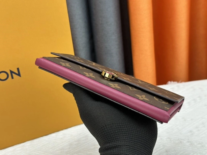 LV Wallets 4233H-0404