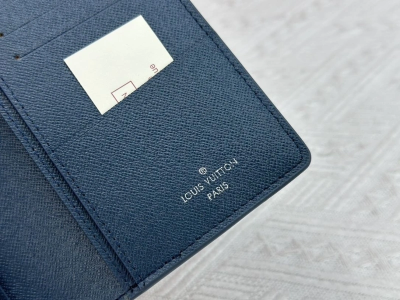 LV Wallets 4233H-0480