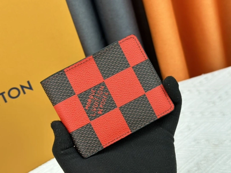 LV Wallets 4233H-0485