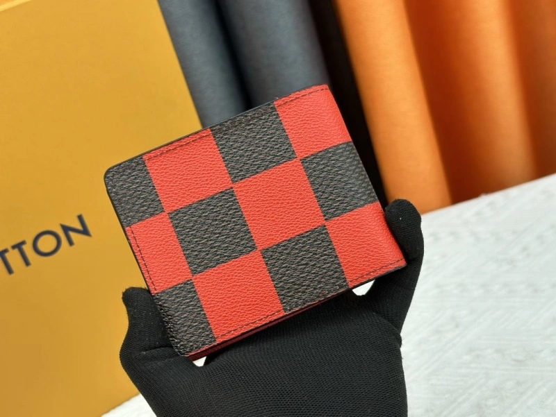 LV Wallets 4233H-0485