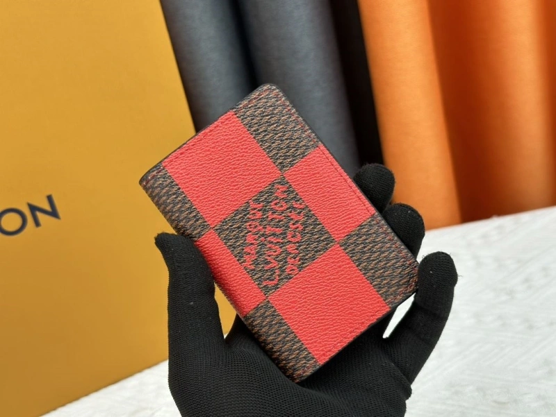 LV Wallets 4233H-0490