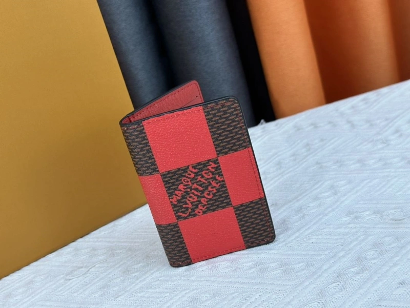 LV Wallets 4233H-0490