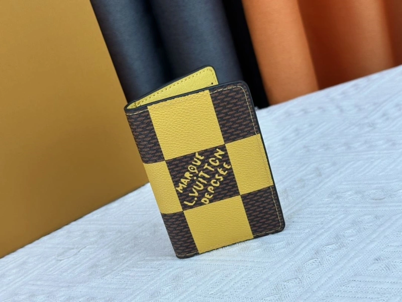 LV Wallets 4233H-0491